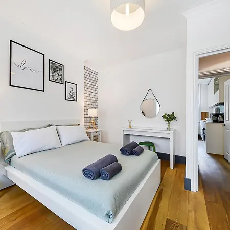 Modern One Bedroom In Fitzrovia, Central Londres Extérieur photo