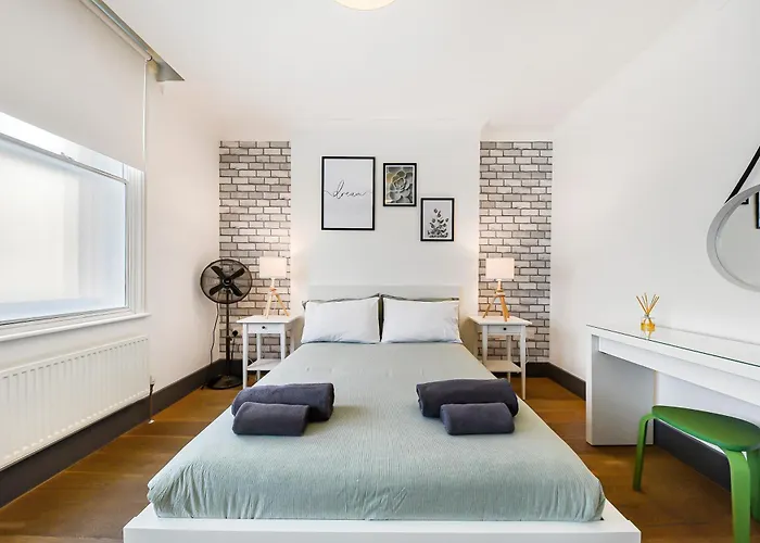 Modern One Bedroom In Fitzrovia, Central London